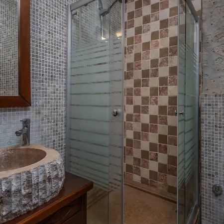 阿拉卡提可可鲁空娜吉酒店 招待所 4*